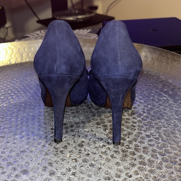 Stuart Weitzman navy blue suede pumps - Picture 3 of 6